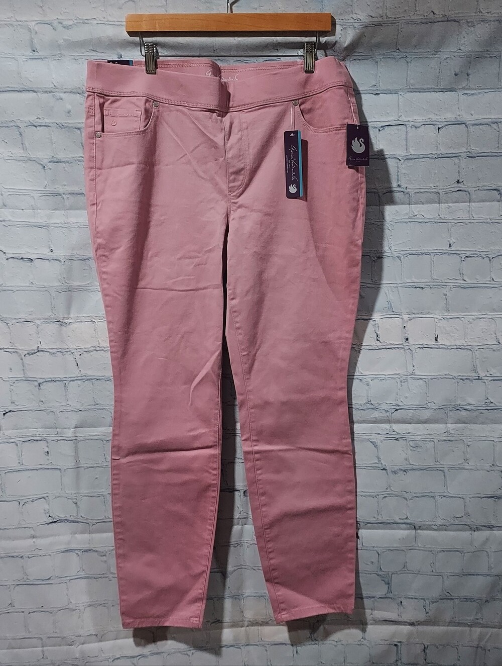 Gloria Vanderbilt Jeans Avery 16W Average Pull On Slim Leg Mid Rise Rose Pink